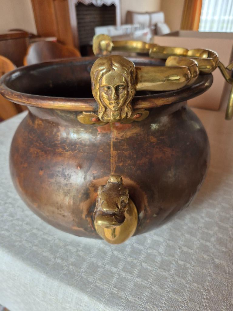 Mooi versierde koperen ketel, Ophalen, Koper