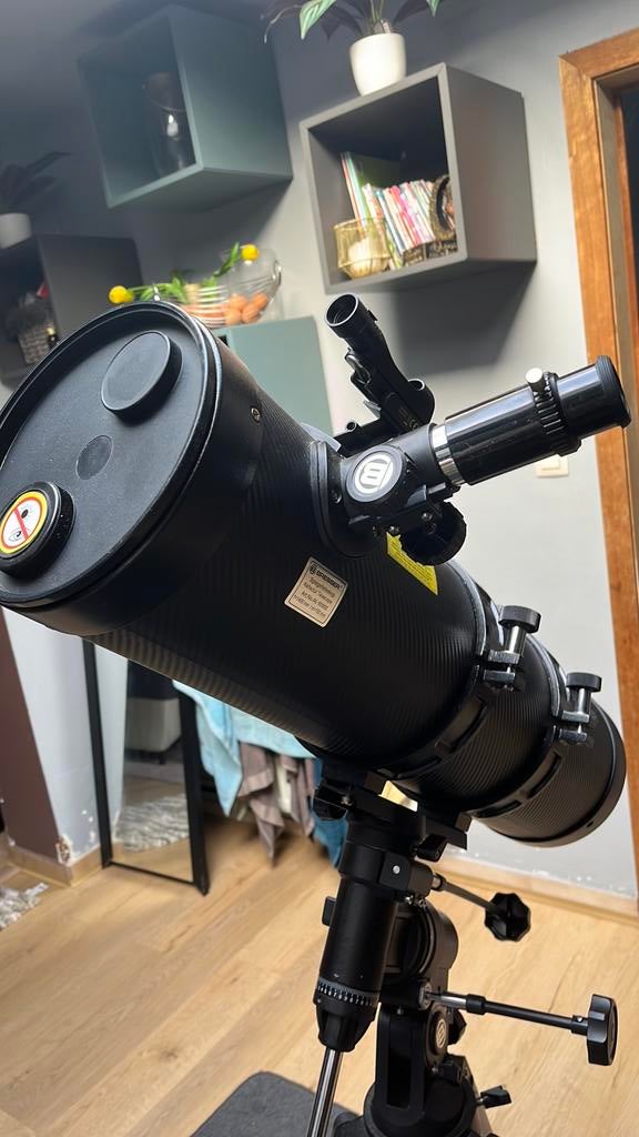 Télescope Bresser 1400/150 mm, Télescope réflecteur (miroirs), Comme neuf, Enlèvement, Avec trépied