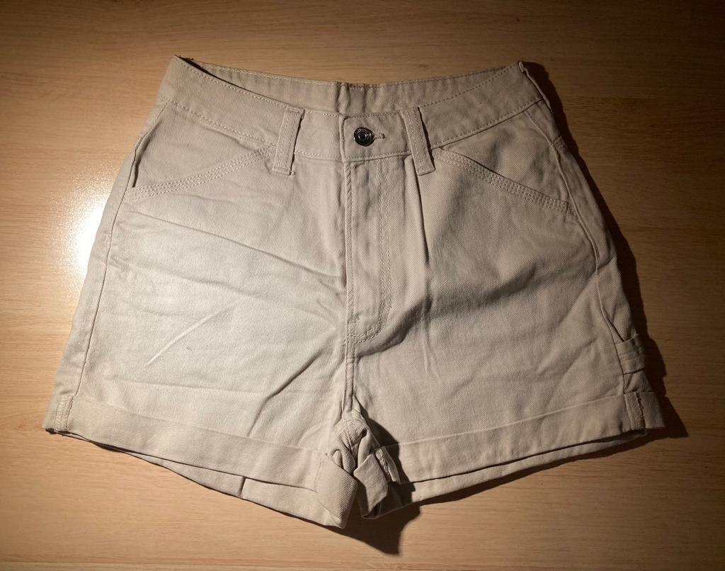 Beige jeansshort maat 36, H&M, Overige kleuren, Ophalen of Verzenden, Zo goed als nieuw