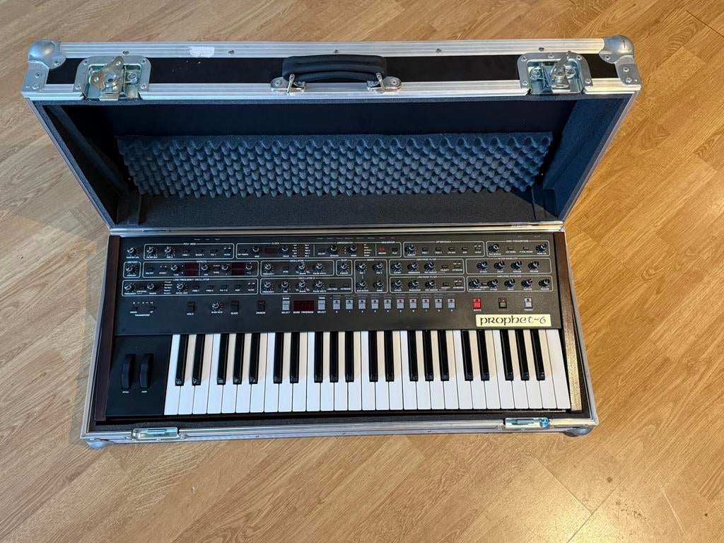 Sequential Prophet 6 (+ flightcase), Muziek en Instrumenten, Ophalen, Zo goed als nieuw
