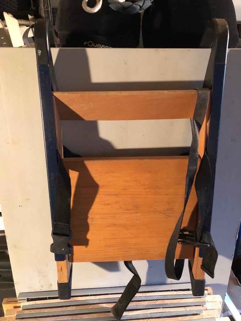 Réhausseur de chaise enfant, Enfants & Bébés, Chaises pour enfants, Utilisé, Chaise pliante, Coulissant, Ceinture(s)