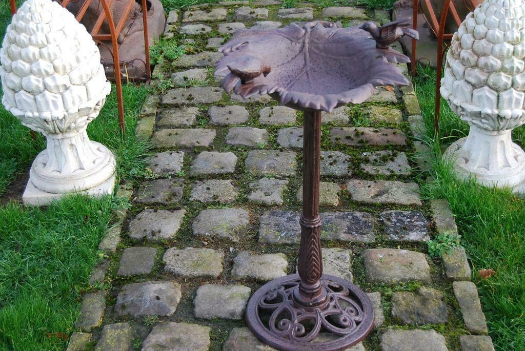 Gepatineerd gietijzeren vogelbad op ronde voet, Tuin en Terras, Ophalen, Nieuw