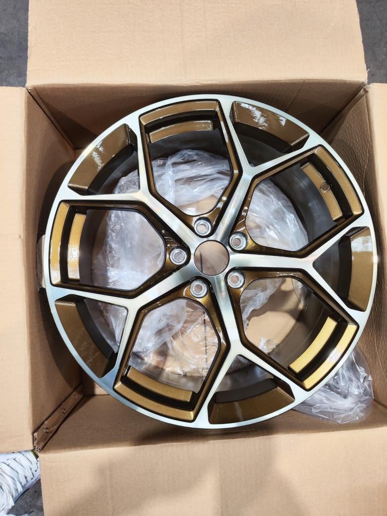 Replica Lamborghini Urus velgen. Ruilen mogelijk!!, Auto-onderdelen, Banden en Velgen, Gebruikt, 19 inch, Zomerbanden, Banden en Velgen
