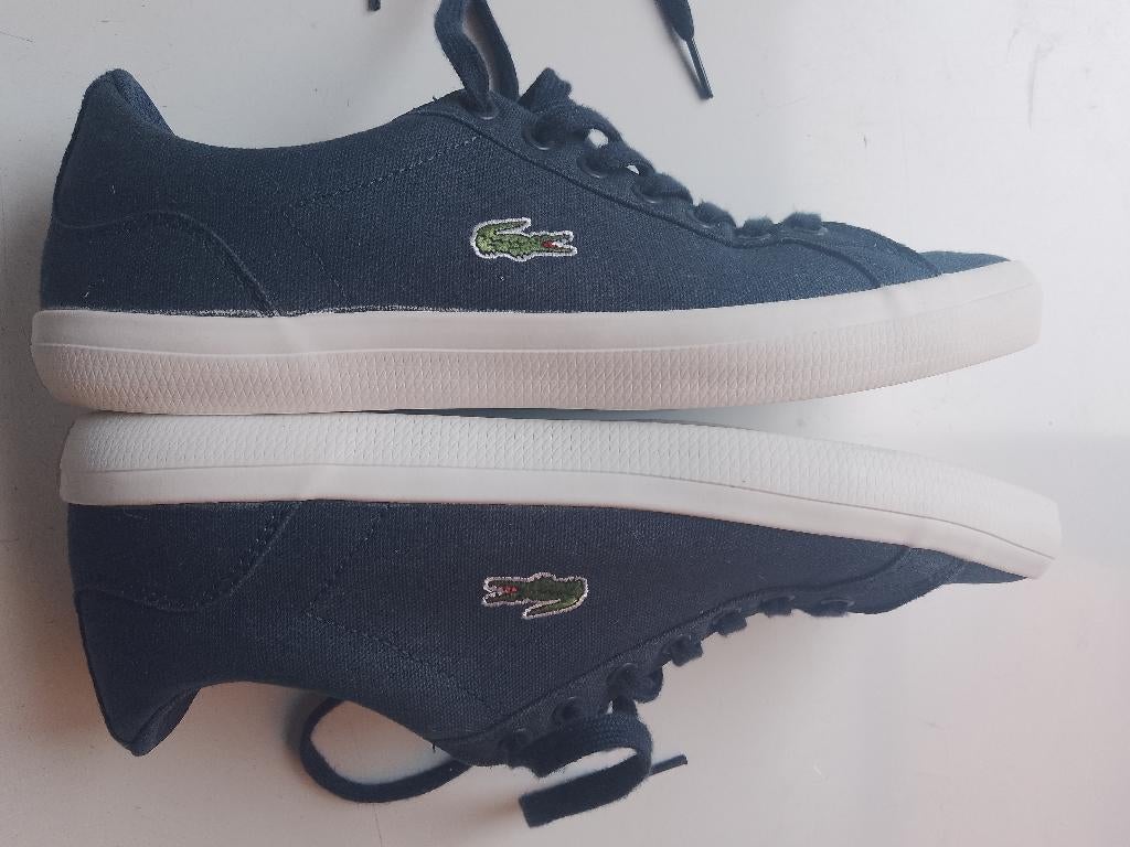 42 lacoste sneakers in heel goede staat, Lacoste, Zo goed als nieuw, Sneakers, Verzenden