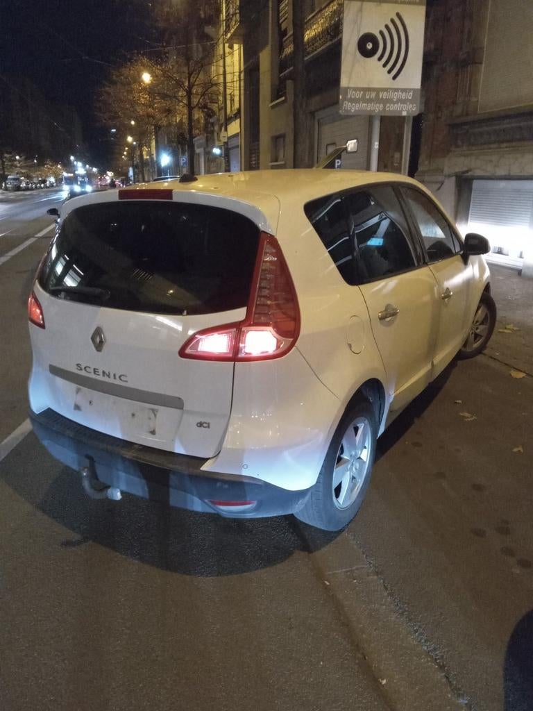 Toutes pièces disponibles pour Renault Scenic 3, Megane 3.