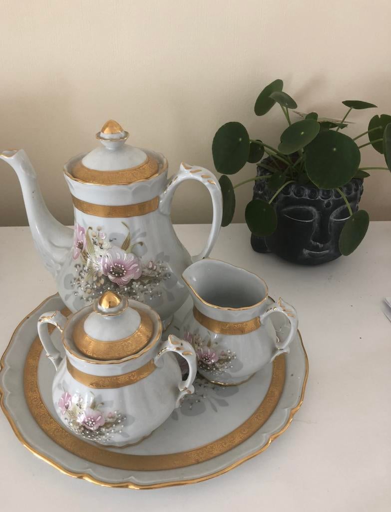 Porceleinen theepot , porcelaine de Limoges, Enlèvement