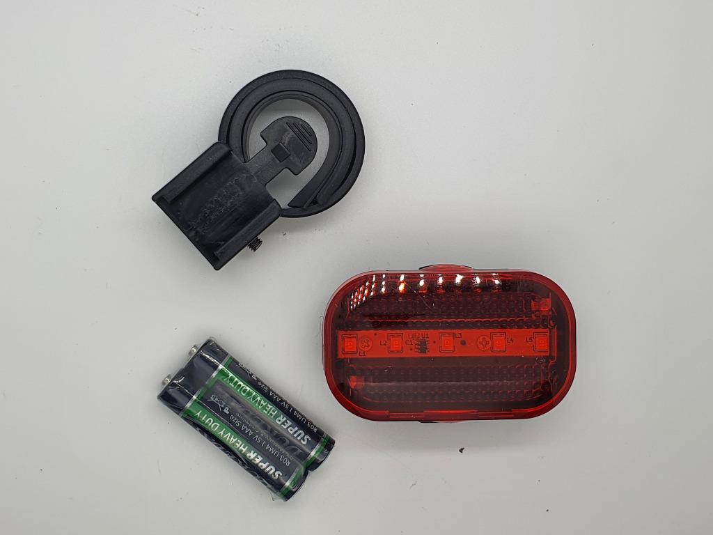 LED Fietsachterlicht rood, Fietsen en Brommers, Fietsaccessoires | Overige Fietsaccessoires, Ophalen of Verzenden, Nieuw, Decathlon OXELO