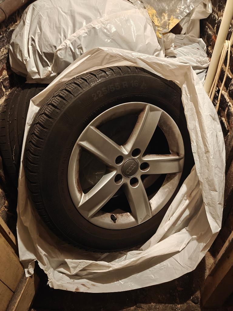 Winterset origin. Audi velgen + Continental banden 225 55 16, Auto-onderdelen, Banden en Velgen, Ophalen, Gebruikt, 16 inch, Winterbanden