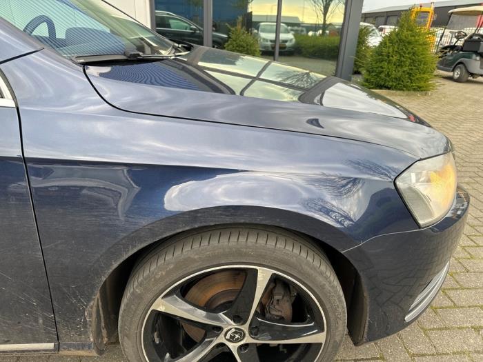 Aile avant droite d'un Volkswagen Passat (LH5X), Autos : Pièces & Accessoires, Carrosserie & Tôlerie, Volkswagen, Utilisé, 3 mois de garantie