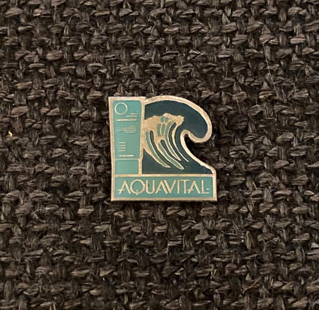 PIN - AQUA VITAL - WATERFONTEIN - WATERCOOLER, Envoi, Utilisé, Marque, Insigne ou Pin's