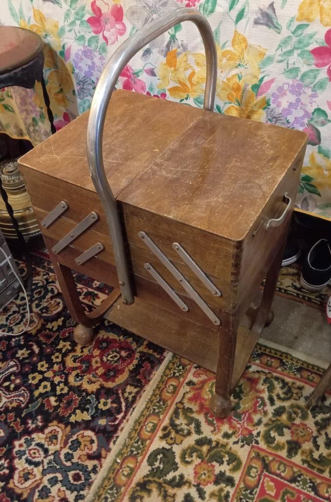 art-deco accordeon naaikoffer TORCK met inhoud, Ophalen