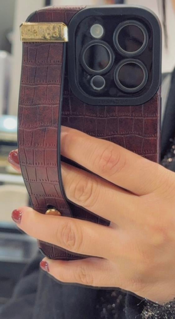 Coque iPhone 15 pro Bordeaux et noir, Neuf
