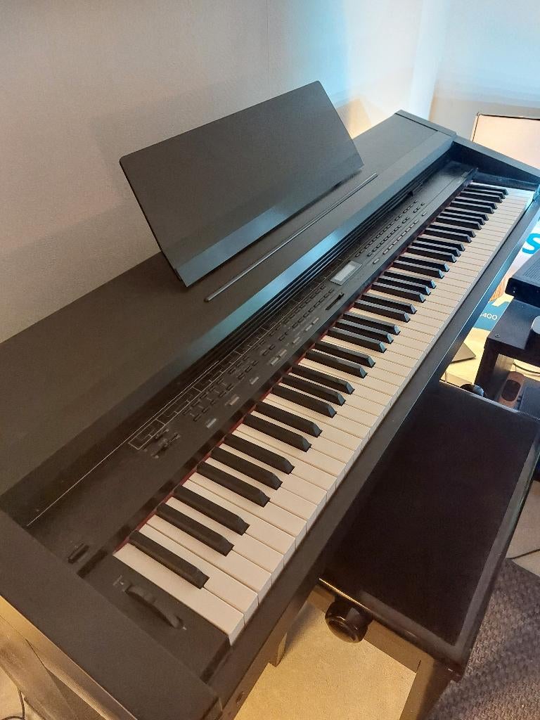 Vends Piano numérique Roland, Musique & Instruments, Synthétiseurs, Comme neuf, Autres nombres, Roland, Avec pied, Enlèvement
