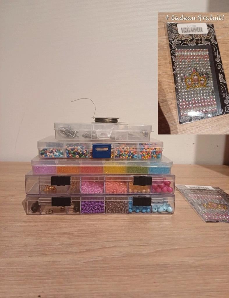 Set van 4 pareldoosjes + gereedschap + gratis strassteentjes, Hobby en Vrije tijd, Ophalen of Verzenden, Zo goed als nieuw