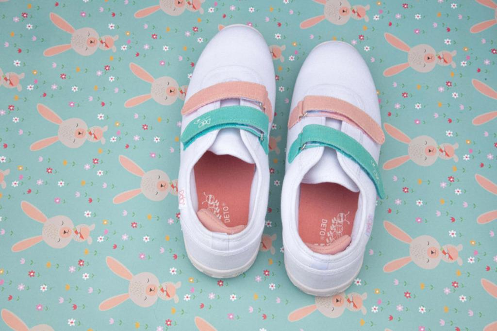 Turnpantoffels wit roze blauw Deto – Maat 37-38 - Nieuw, Deto, Nieuw, Ophalen of Verzenden, Wit
