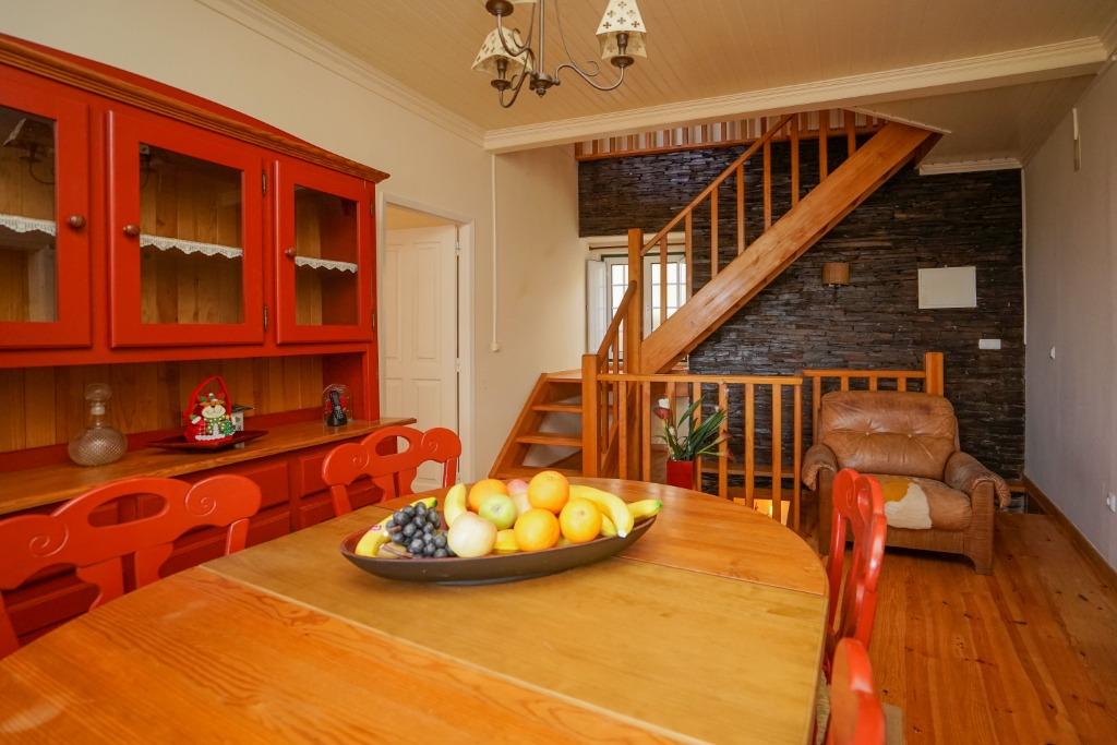 Ruime woning in goede staat rustig gelegen vlakbij Arganil, 10 kamers, Dorp, Woonhuis, 218 m²