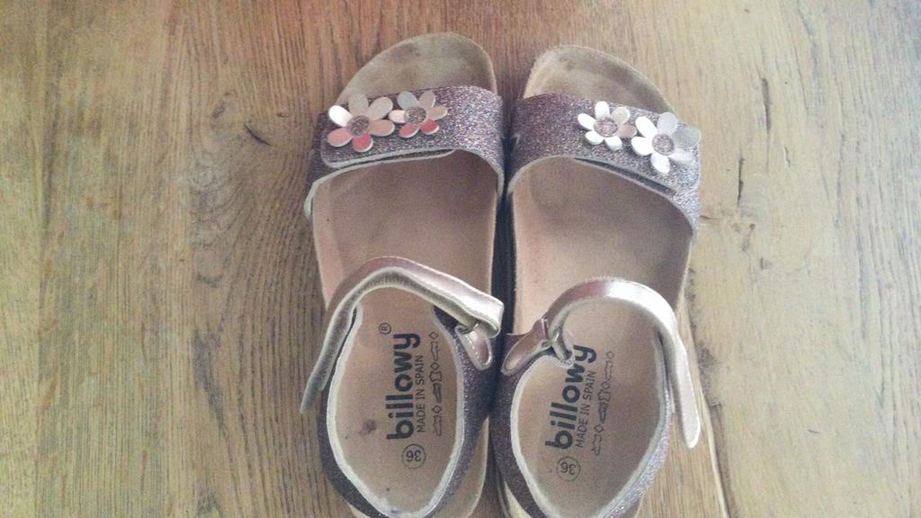 Nieuwstaat sandalen maat 35, Kinderen en Baby's, Meisje, Schoenen, Nieuw, Billowy