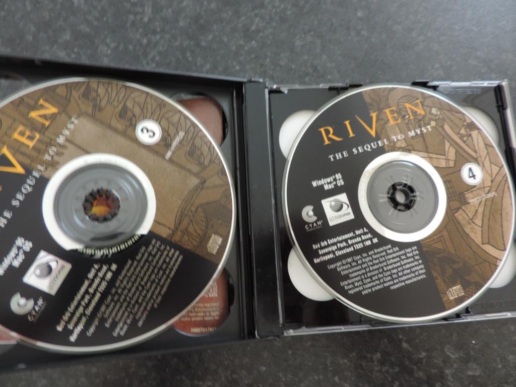 Riven, la suite de Myst (jeu PC), Enlèvement ou Envoi, Comme neuf, Stratégie et Construction, Un ordinateur