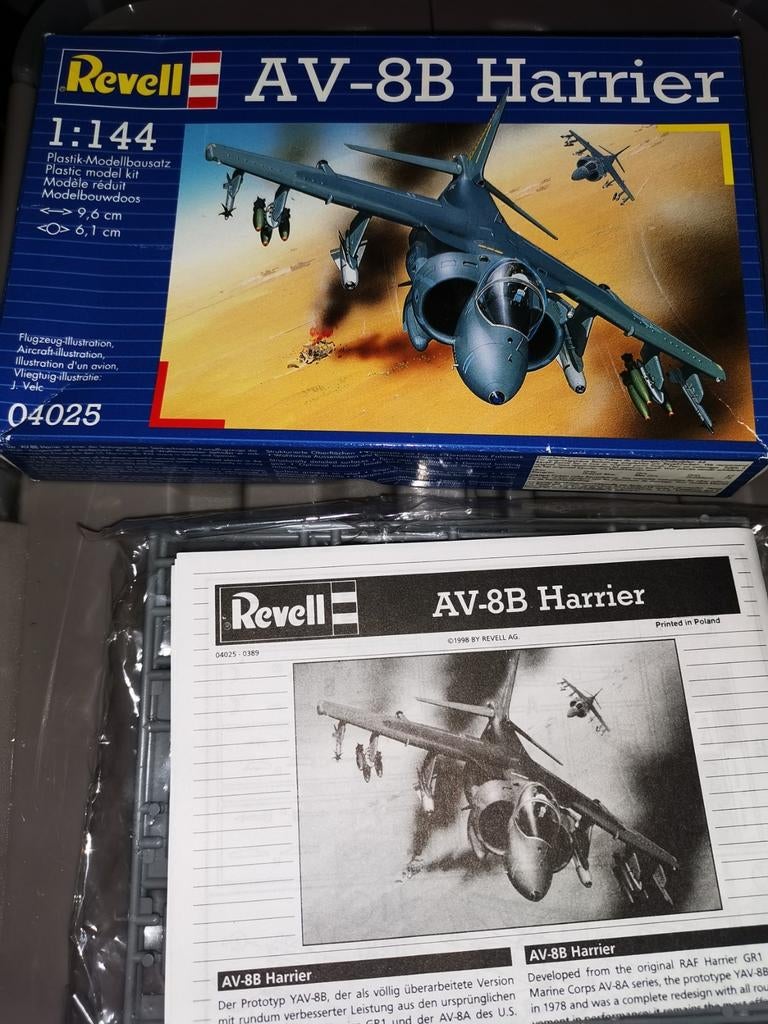 Revell Harrier AV-8B JET 1/144 in verpakking en kompleet, Hobby en Vrije tijd, Modelbouw | Vliegtuigen en Helikopters, Zo goed als nieuw