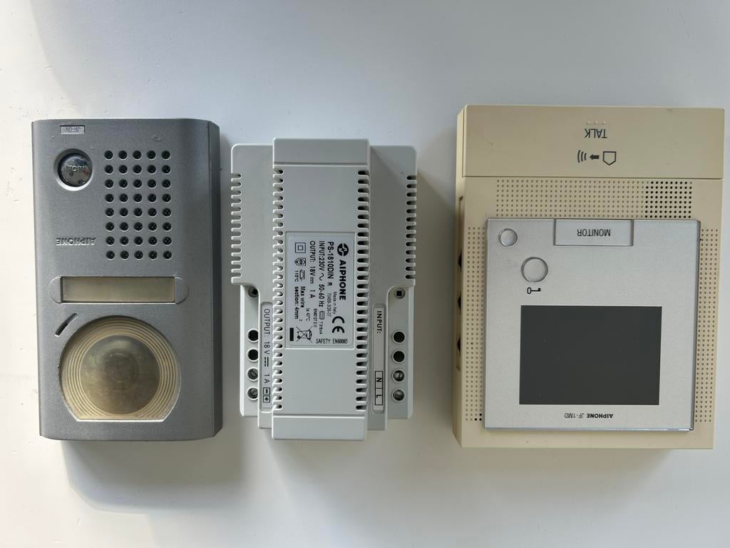 Deurbel met camera/monitor, Ophalen