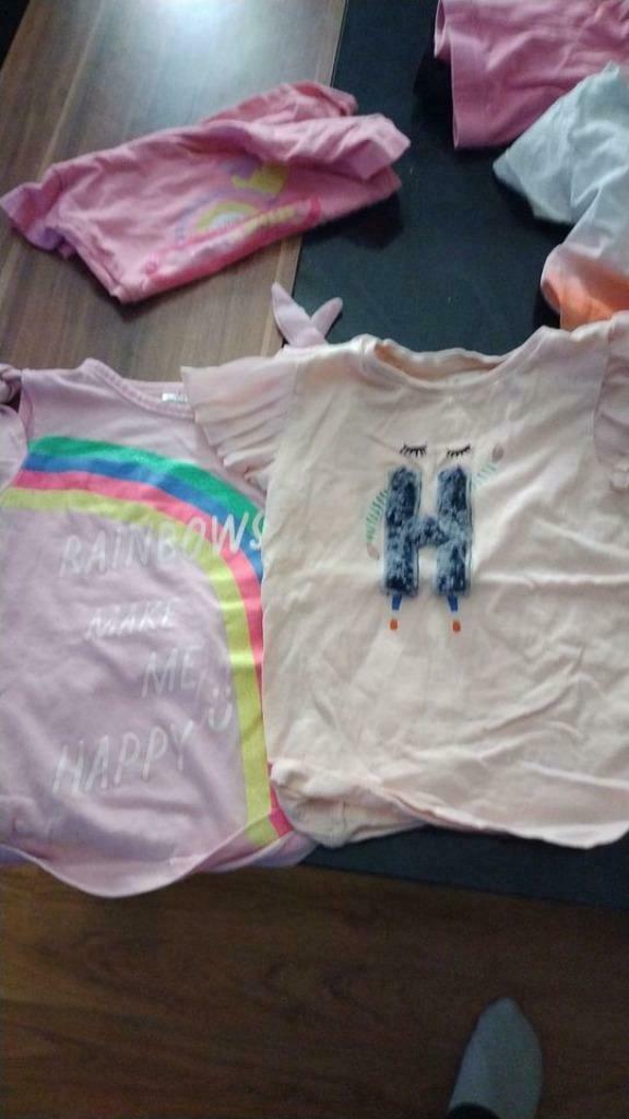 Lot de 2 t-shirt taille 3-4ans fille, Enlèvement ou Envoi, Comme neuf, Fille, Chemise ou À manches longues