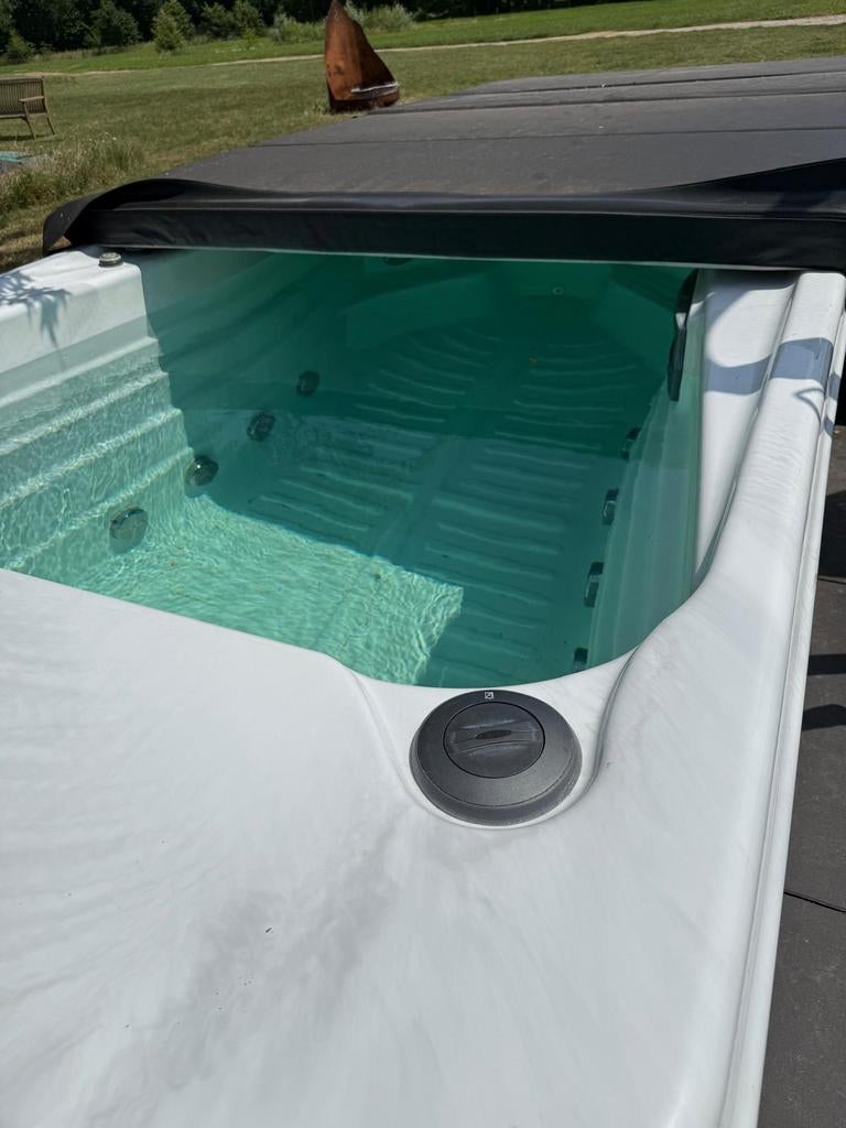 Zwemspa combi jacuzzi  gratis geleverd, Verzenden