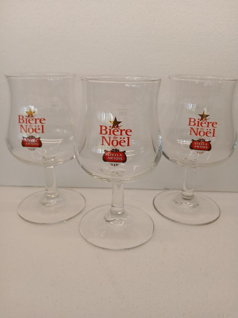 Trois jolis verre BIERE DE NOEL de la brasserie STELLA ARTOI, Collections, Marques de bière, Neuf, Verre ou Verres, Stella Artois