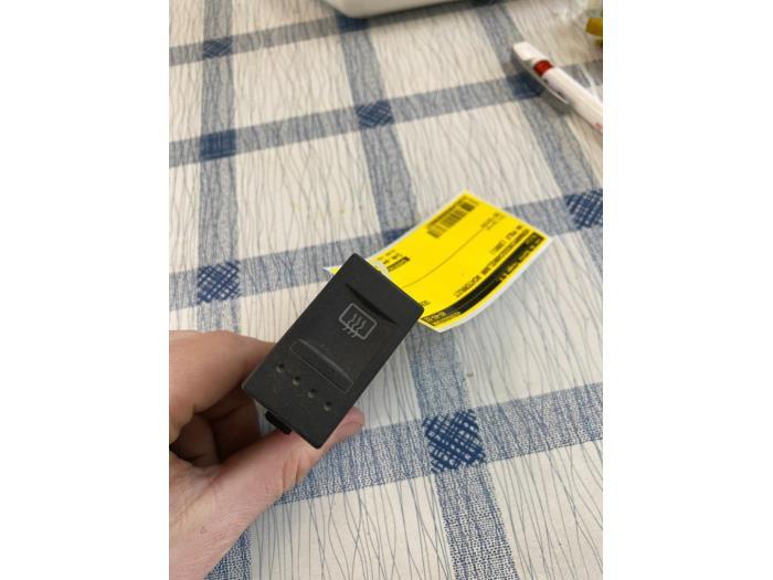 Commutateur chauffage vitre arrière d'un Volkswagen Polo, Enlèvement ou Envoi, 3 mois de garantie, Utilisé, Volkswagen