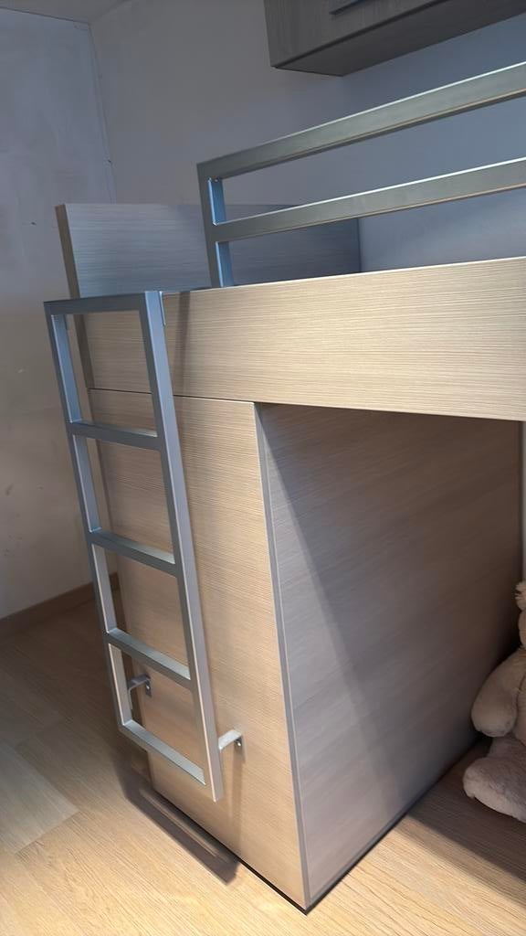 Bed - hoogslaper in prima staat, Ophalen, Zo goed als nieuw, 180 cm of meer, Lattenbodem