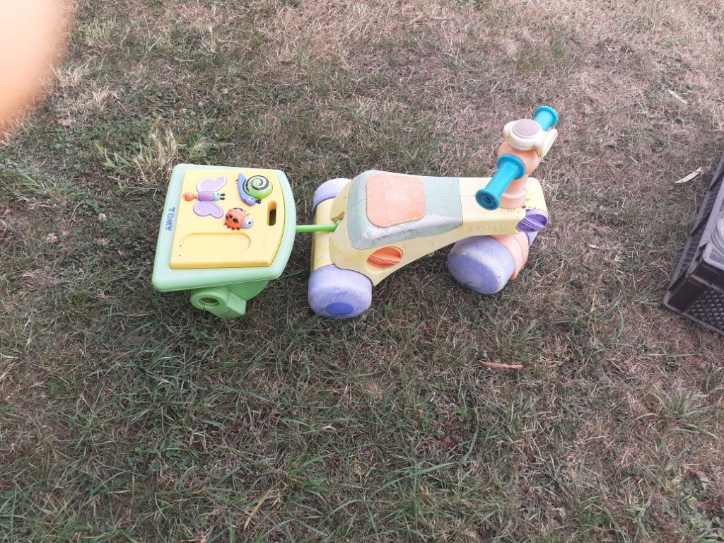 TOMY - tracteur - trotteur, Enfants & Bébés, Enlèvement, Utilisé, Véhicule à pousser