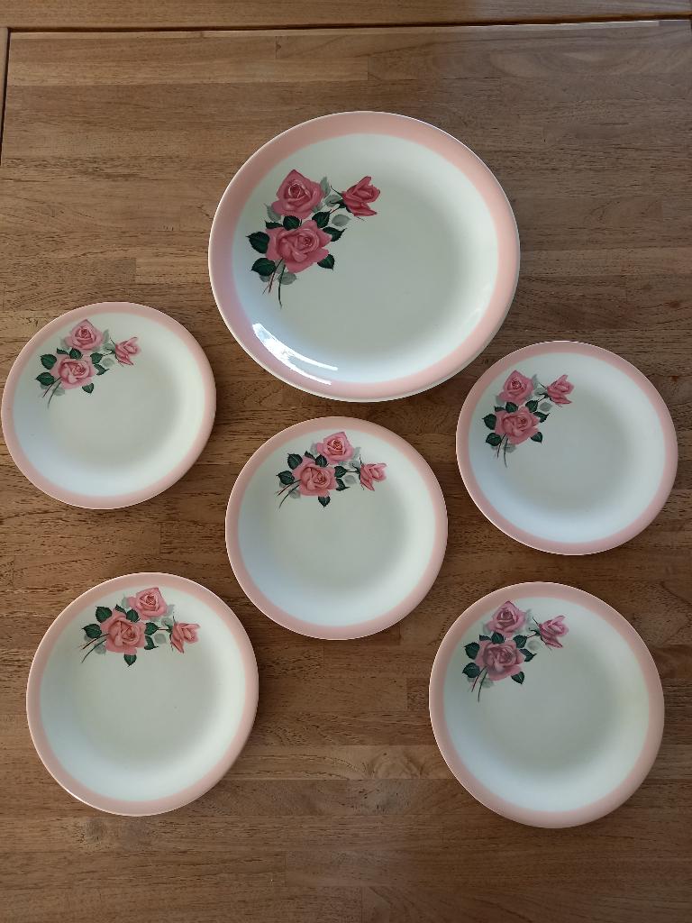 Boch Rosita pastel rand desserborden en schotel, Antiek en Kunst, Antiek | Servies los, Ophalen of Verzenden