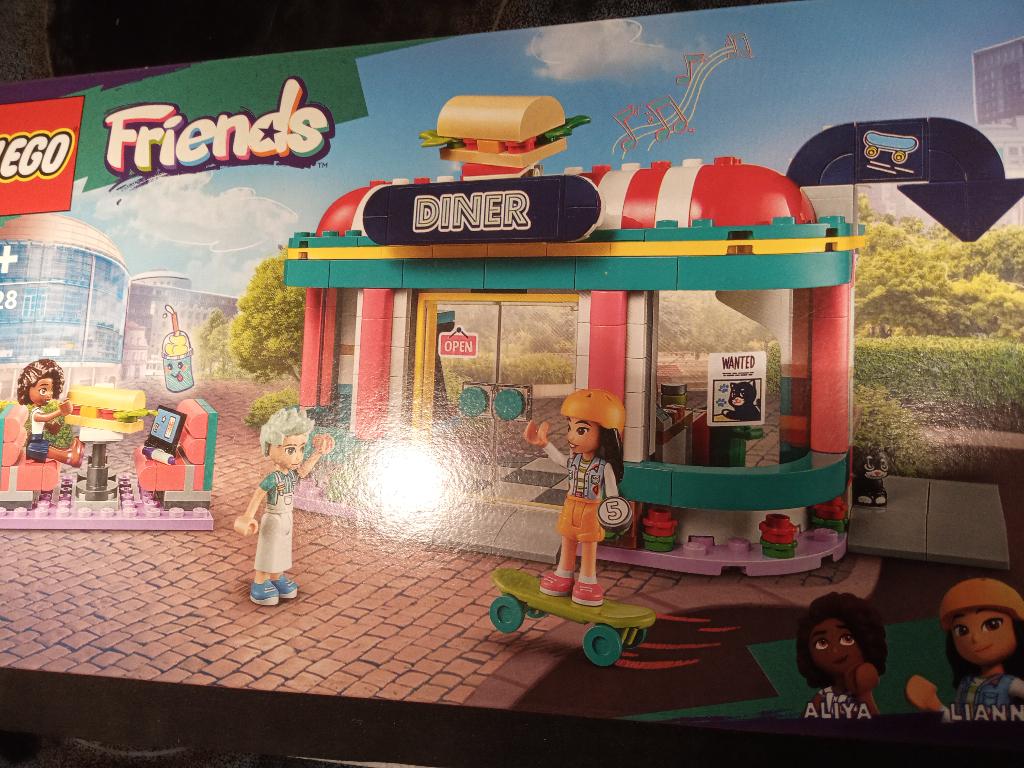 LEGO Friends Heartlake restaurant in de stad  - 41728 -, Kinderen en Baby's, Speelgoed | Duplo en Lego, Verzenden, Nieuw, Friends