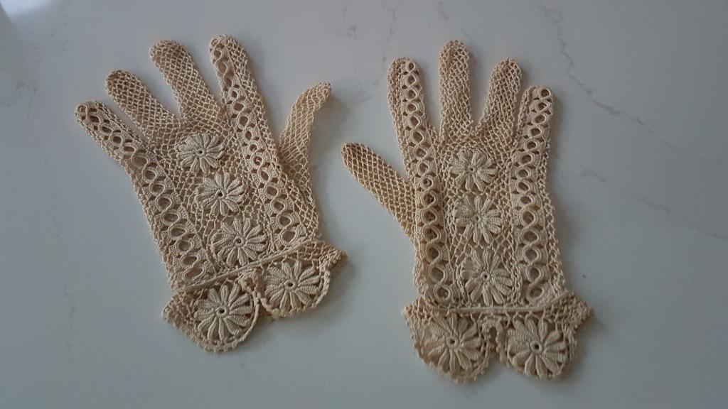 GEHAAKTE HANDSCHOENEN ECRU (+/- 80 jaar oud), Ophalen of Verzenden