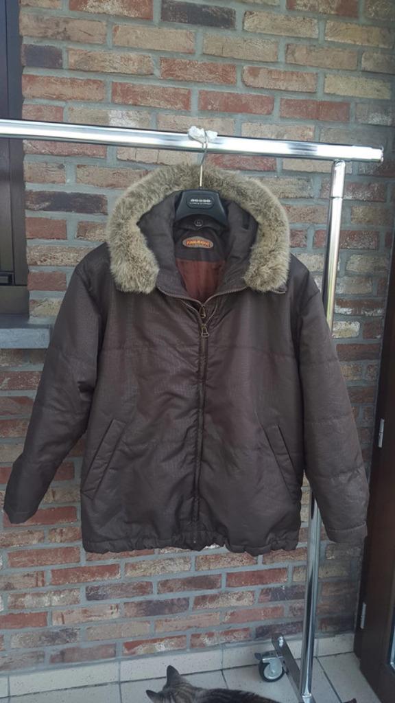 Manteau brun matelassé avec capuche fourrure Taille L, Enlèvement ou Envoi, INDIVIDUAL IMAGE, Brun, Taille 42/44 (L)