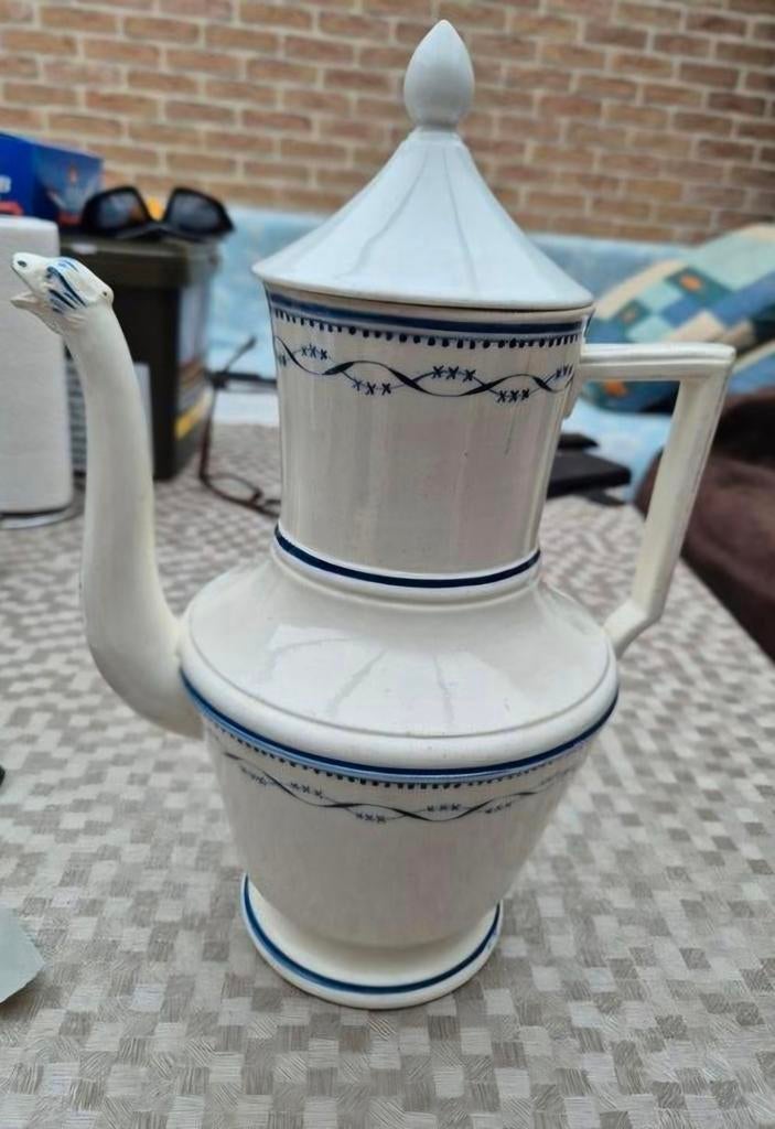 Zeer oude vintage theepot met interessante gieter, Ophalen of Verzenden