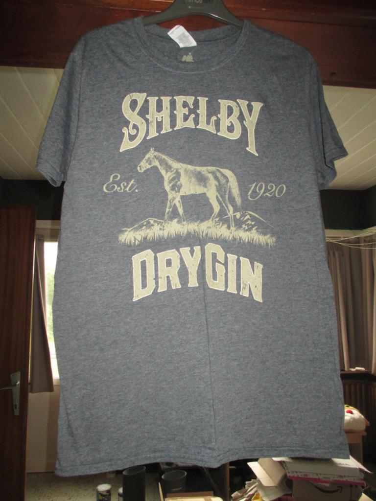 t-shirt The Peaky Blinders paard en dry gin, Verzamelen, Film en Tv, Ophalen of Verzenden, Nieuw, Tv, Kleding