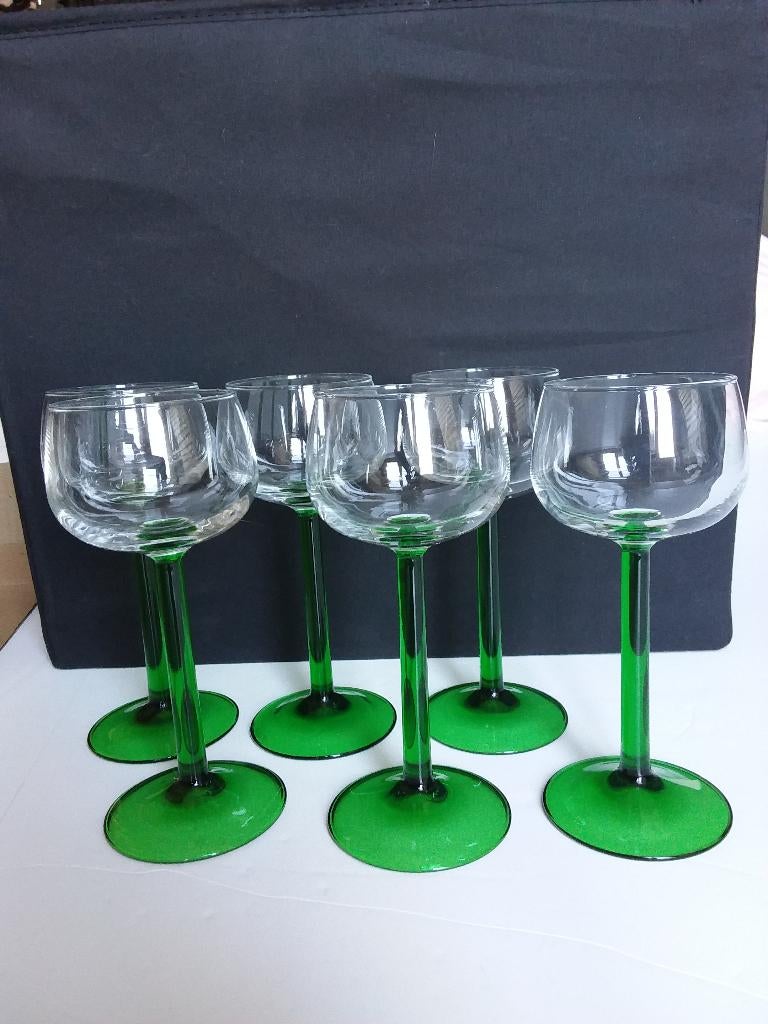 6 Vintage Luminarc Elzas Wijnglazen Smalle GROENE Voet, Ophalen, Glas of Glazen, Nieuw, Glas