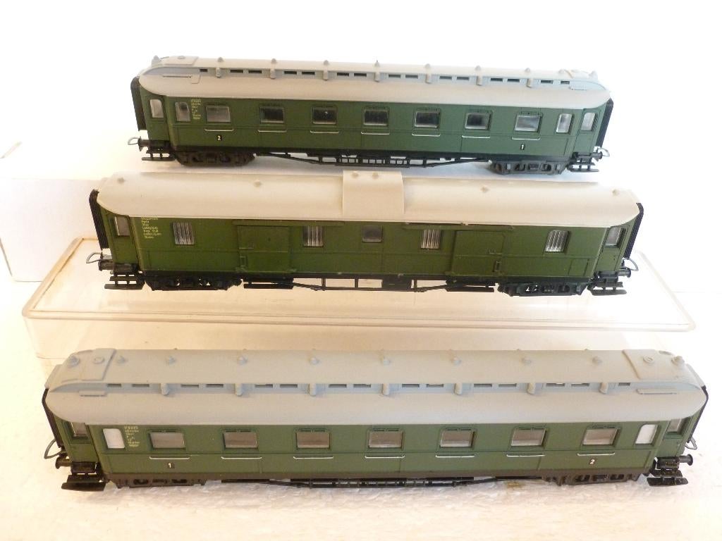 TRAINS HO, Hobby en Vrije tijd, Modeltreinen | H0, Ophalen of Verzenden, Gelijkstroom, Wagon, Liliput