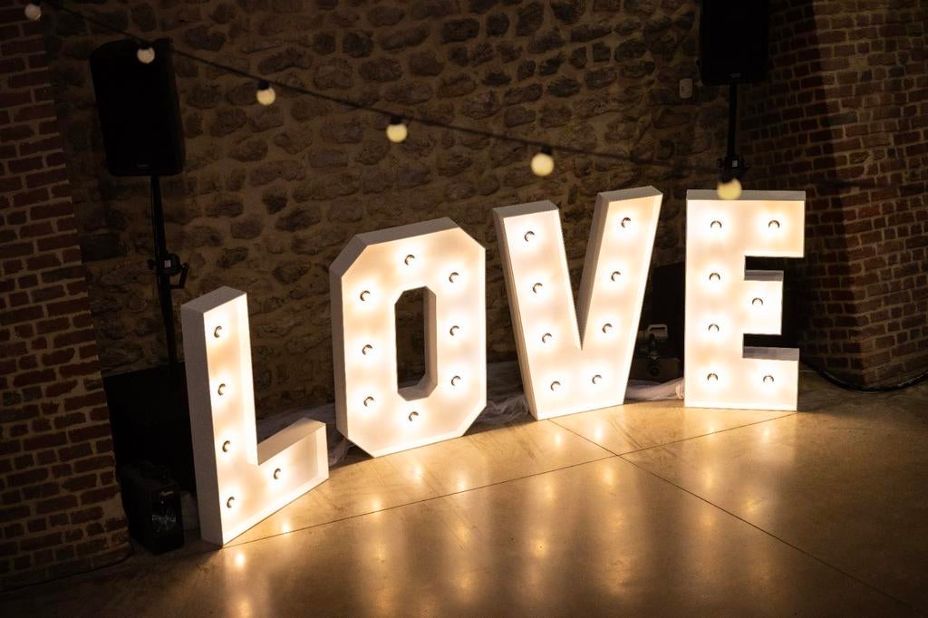 Verhuur/verkoop Luminous Letters 1m20 LOVE, Ophalen, Zo goed als nieuw