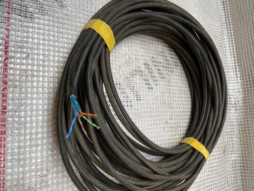 UTPcat6 grondkabel, draad, Doe-het-zelf en Bouw, Elektriciteit en Kabels, Ophalen, Zo goed als nieuw, Kabel of Snoer