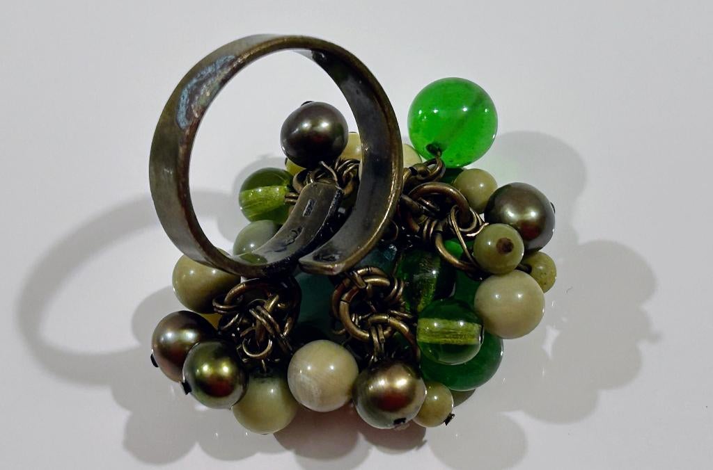 Groene ring met kraaltjes, Bijoux, Sacs & Beauté, Enlèvement ou Envoi, Utilisé, Vert, Femme