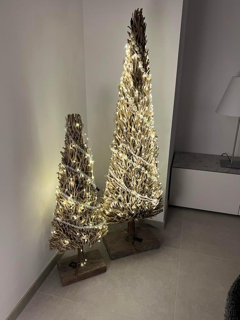 Unieke kerstbomen gemaakt uit drijfhout., Ophalen, Zo goed als nieuw