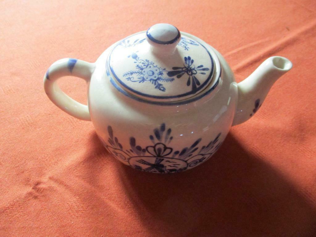PORCELAINE DE DELFT. THEIERE., Enlèvement ou Envoi