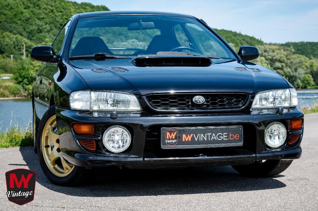 Subaru Impreza GT (Kit 555) 2.0 Turbo 4WD-218cv, 4 portes, Boîte manuelle, Alcantara, Noir
