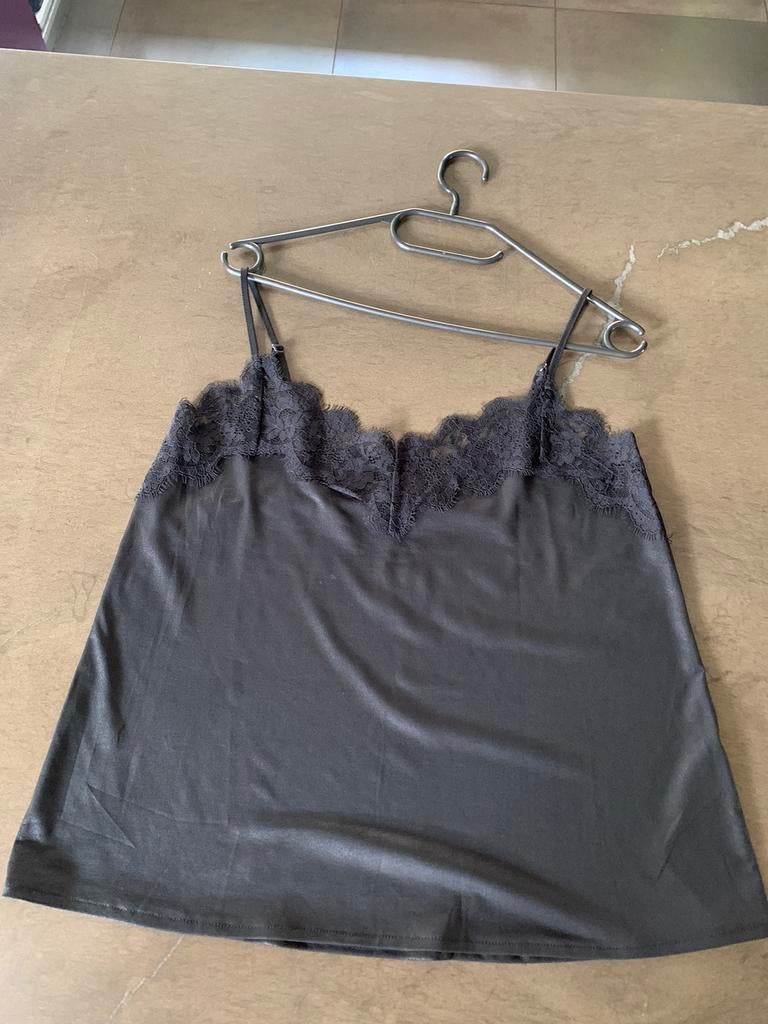 Zwart topje stradivarius maat m, Kleding | Dames, Ophalen of Verzenden, Zo goed als nieuw, Maat 38/40 (M), Zwart