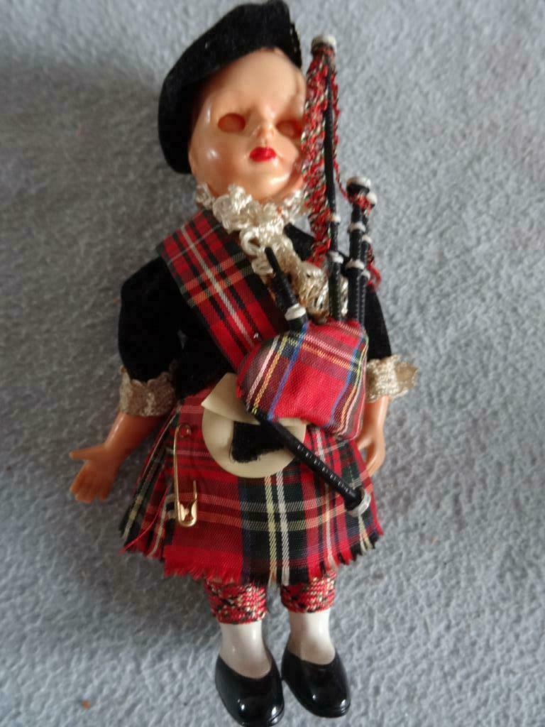 Miniatuurpoppen, Ophalen of Verzenden, Zo goed als nieuw, Pop