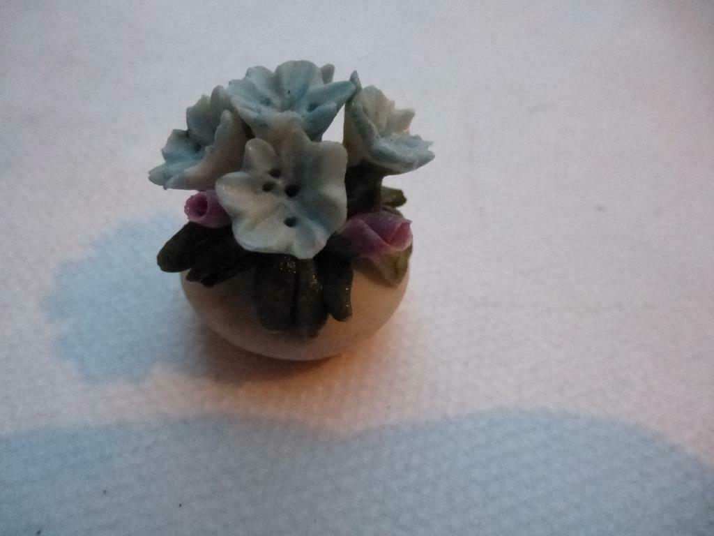 Mini fleur en porcelaine «Capodimonte», Antiquités & Art, Antiquités | Céramique & Poterie, Enlèvement ou Envoi