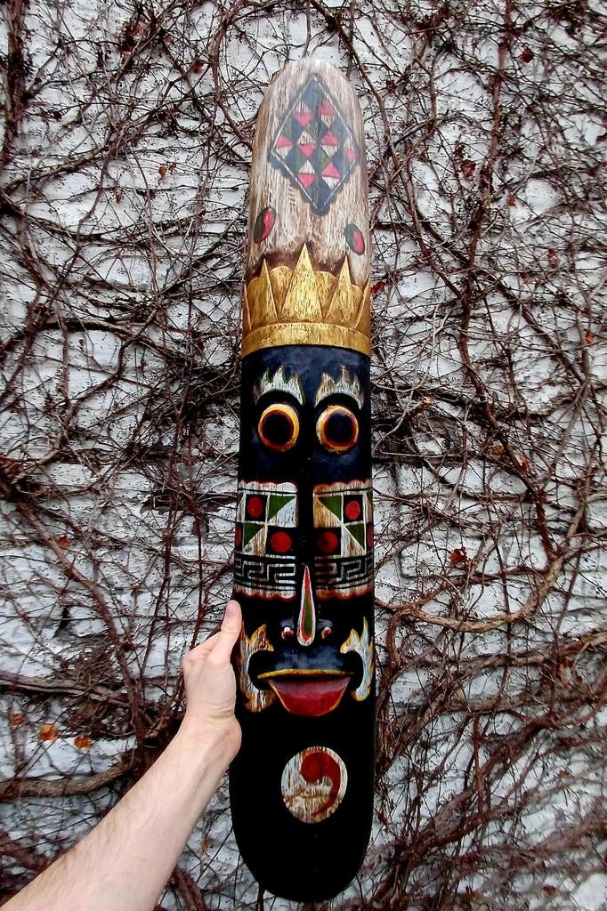 Masque tribal de grande taille, Enlèvement