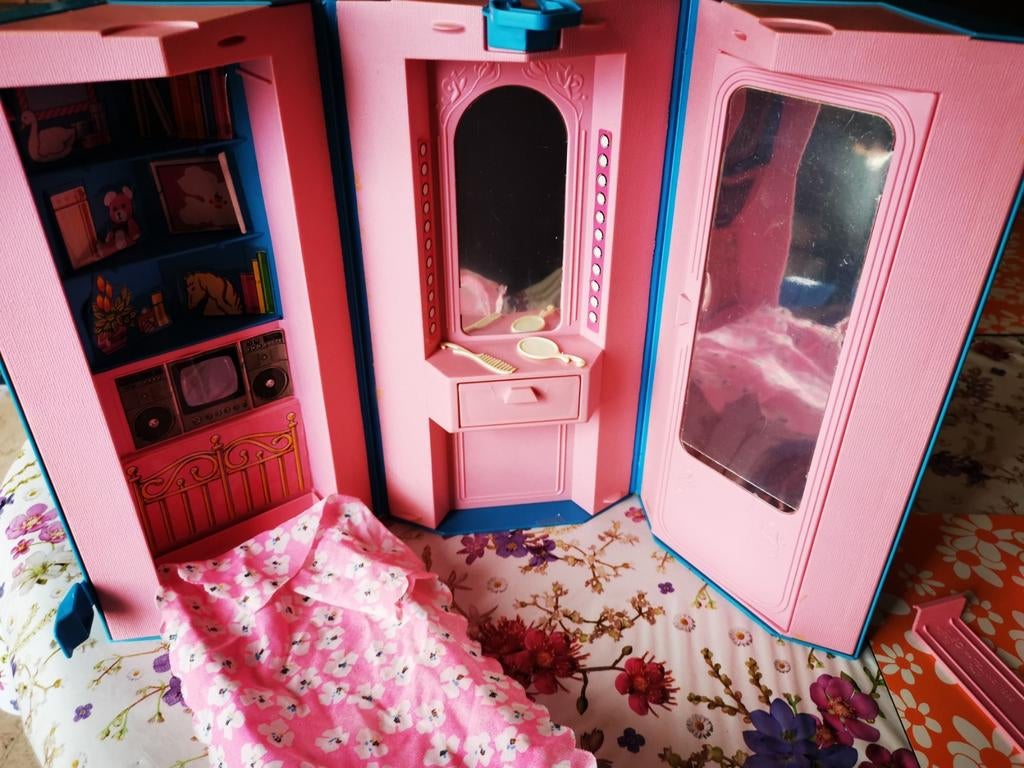 Chambre pliable Barbie mattel vintage 1984, Enlèvement ou Envoi, Utilisé, Maison de poupées