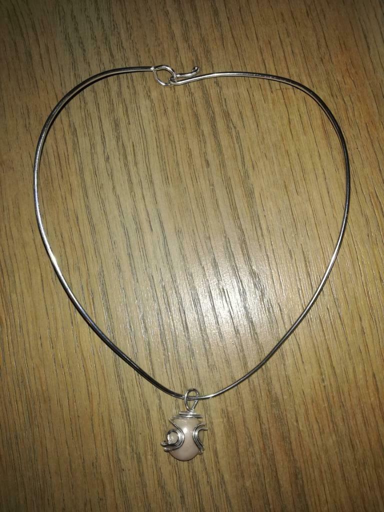 Chaîne avec pendentif, Enlèvement, Comme neuf, Avec pendentif